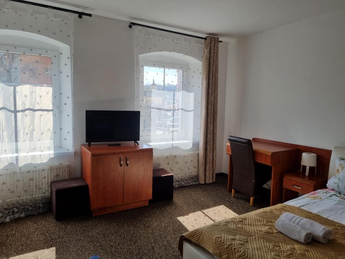 Przy Zelaznym Moscie Acomodação com café da manhã Kłodzko Exterior foto